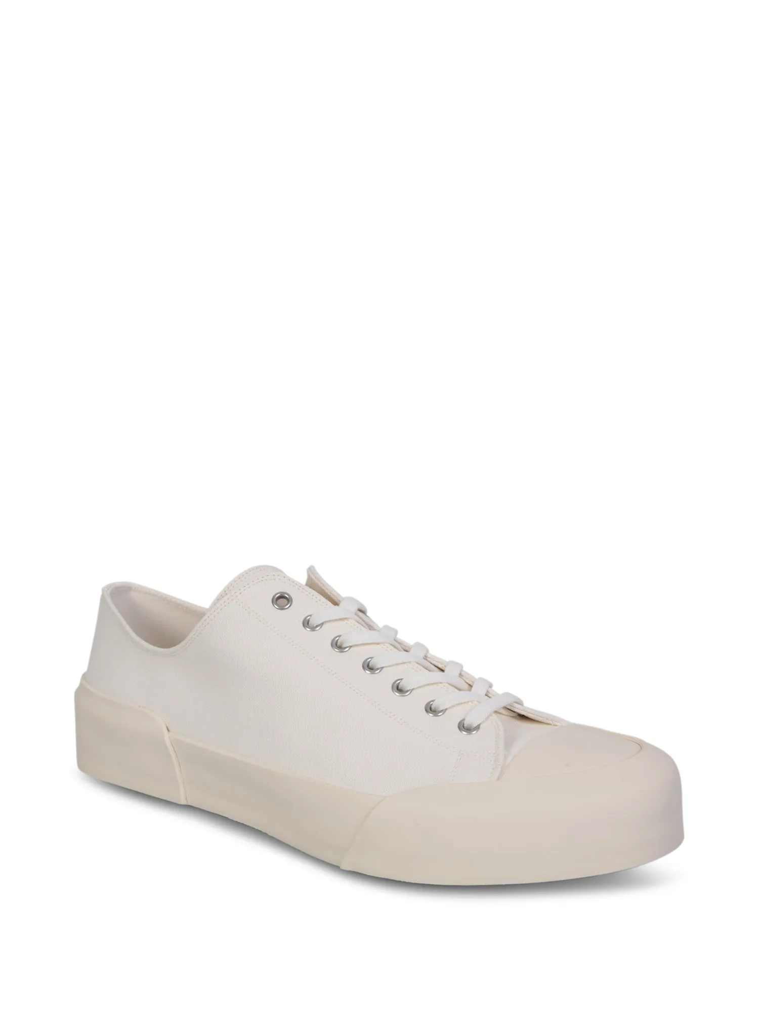 Lace-up low white sneakers